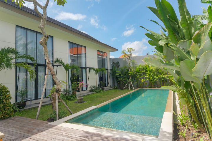 Pool 52 of 65