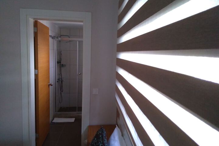 Room 26 of 123