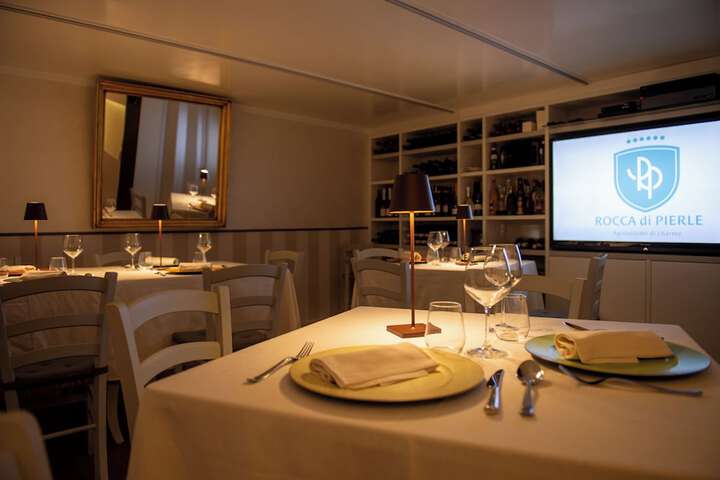 Dining 70 of 118