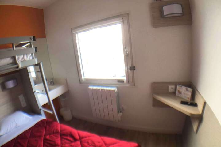 Room 4 of 39