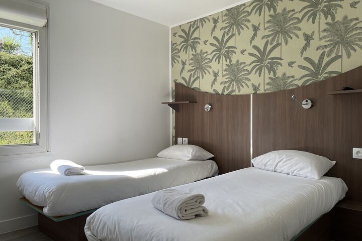 Room 12 of 51