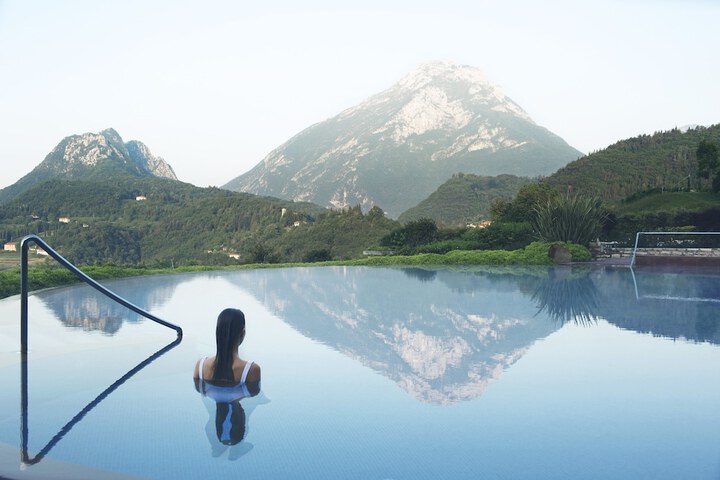 Hotel with Pool