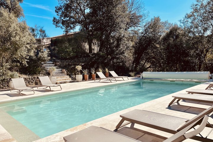 Pool 20 of 34