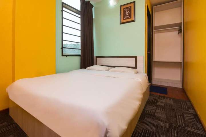 Room 8 of 19