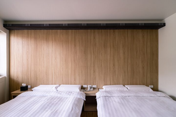Room 9 of 60