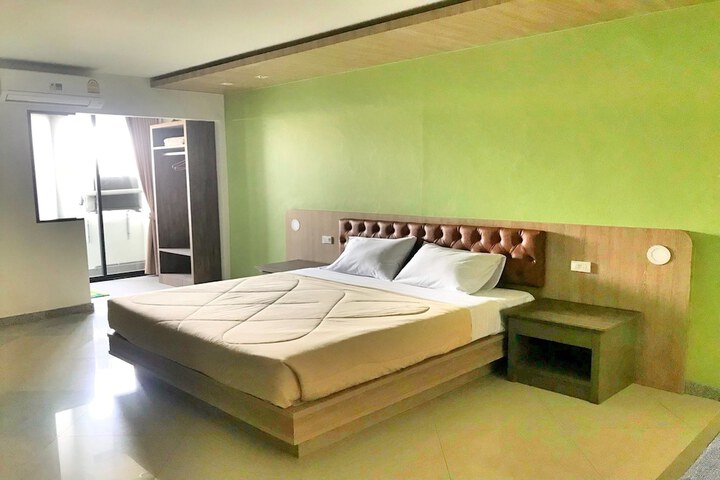Room 6 of 45