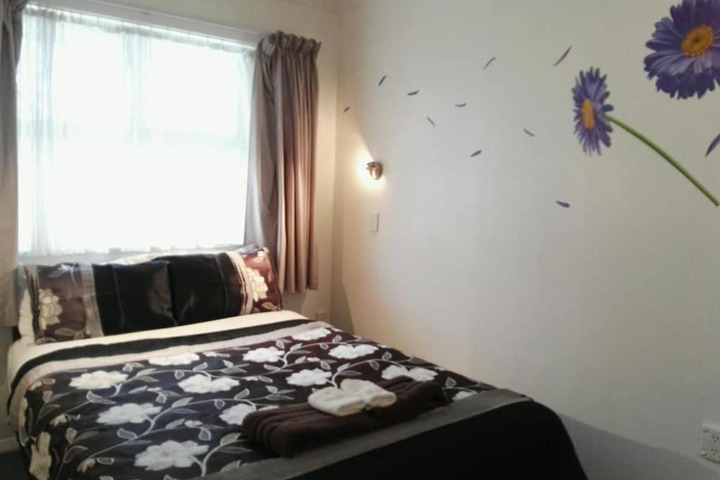 Room 5 of 34