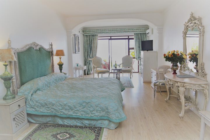 Room 4 of 148