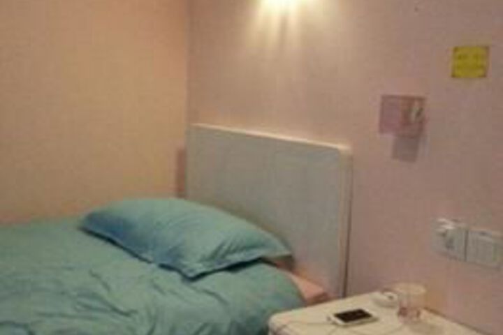 Room 44 of 201
