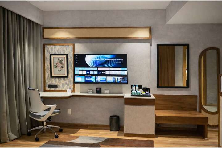 Room 15 of 87