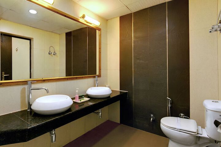 Room 33 of 54