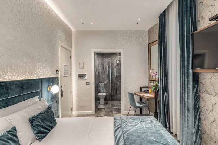 Room 33 of 82