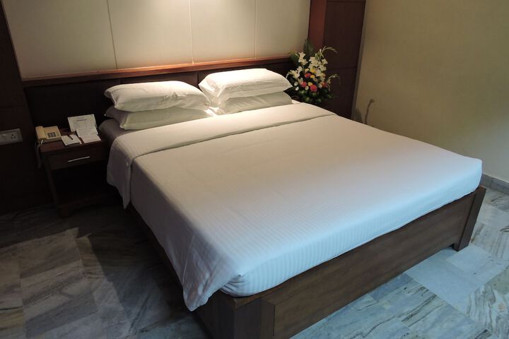 Room 12 of 66