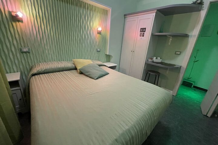 Room 17 of 54