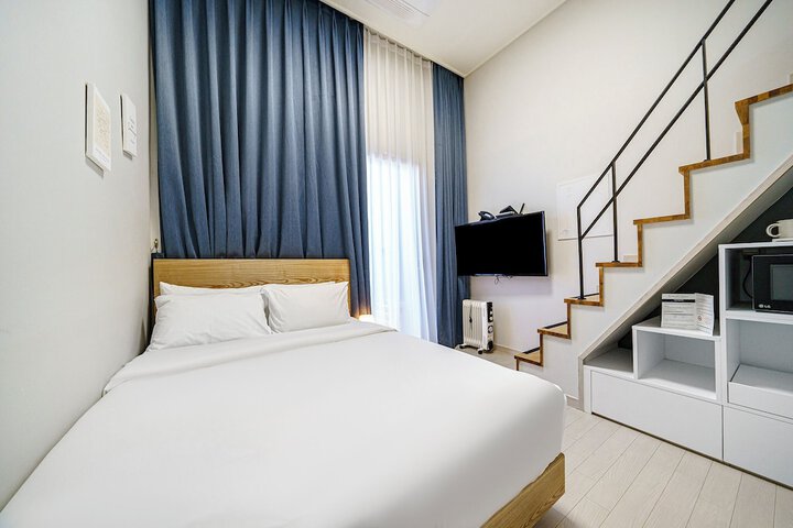 Room 13 of 29