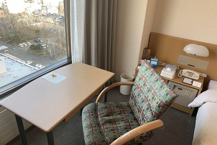 Room 10 of 104