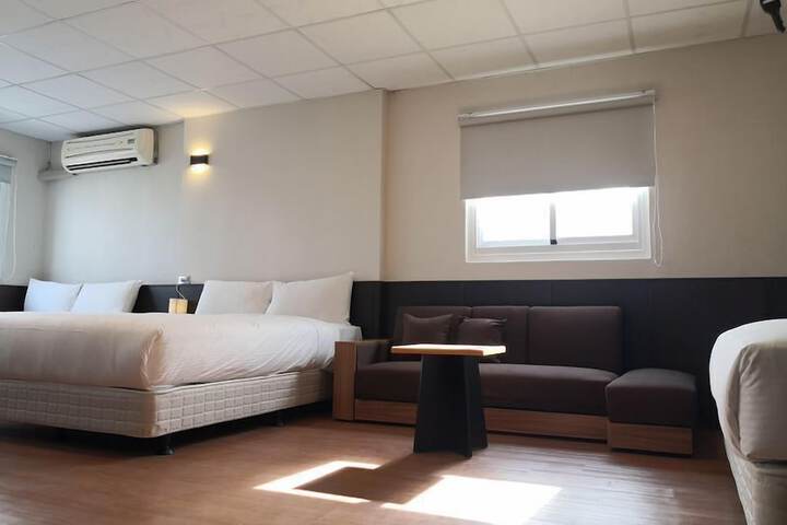 Room 11 of 41