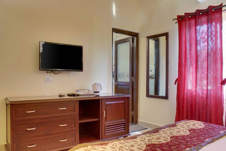 Room 3 of 40