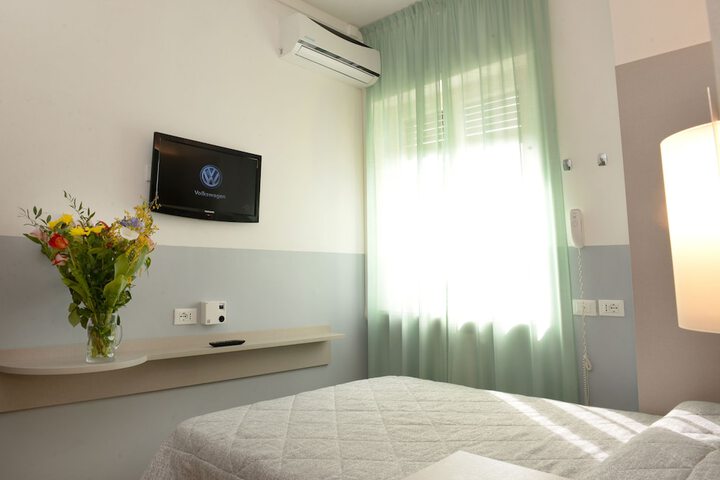 Room 6 of 55