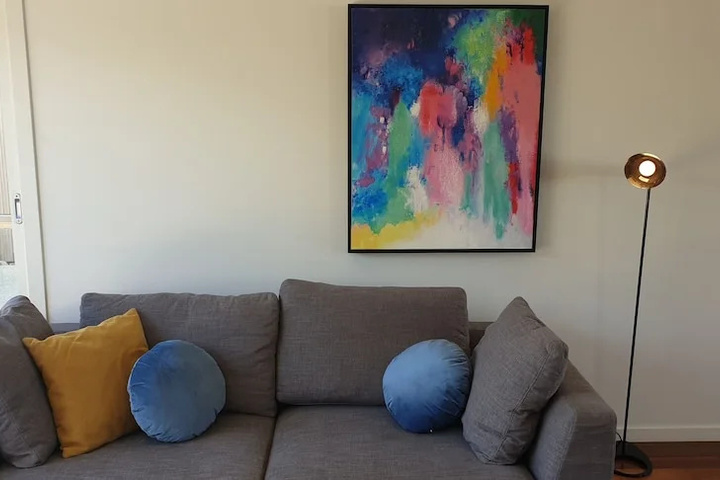 Room 4 of 16