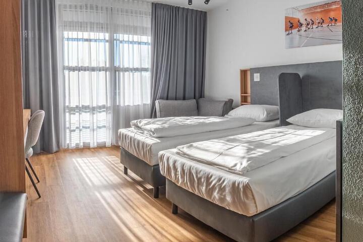 Room 3 of 84