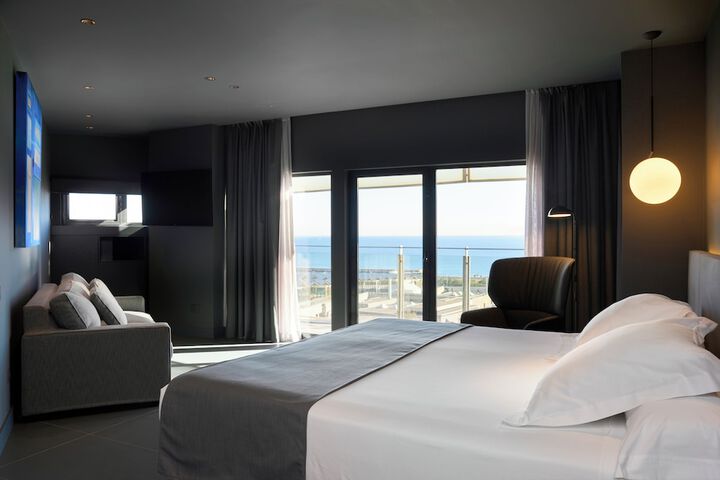 Room 44 of 84