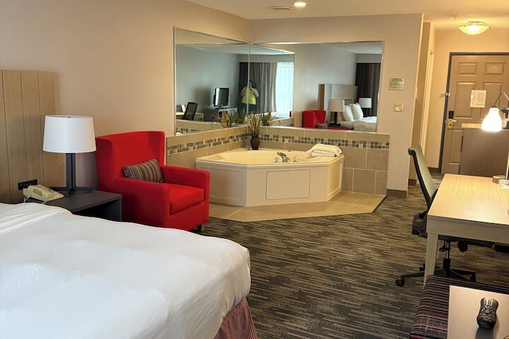 1 King Bed (13 of 25)