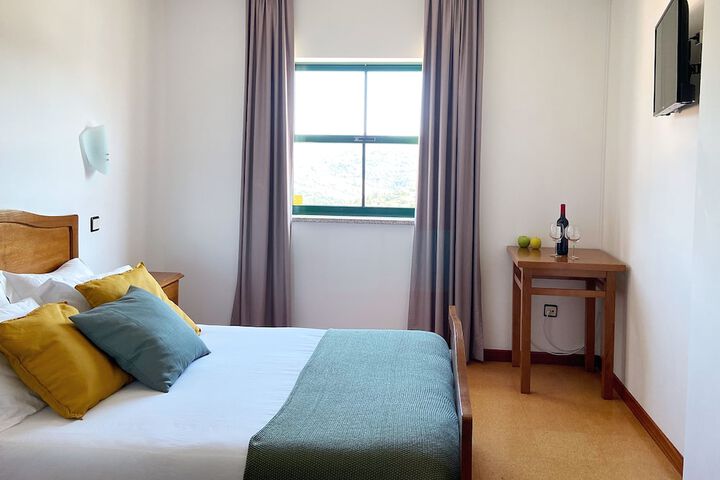 Room 9 of 34