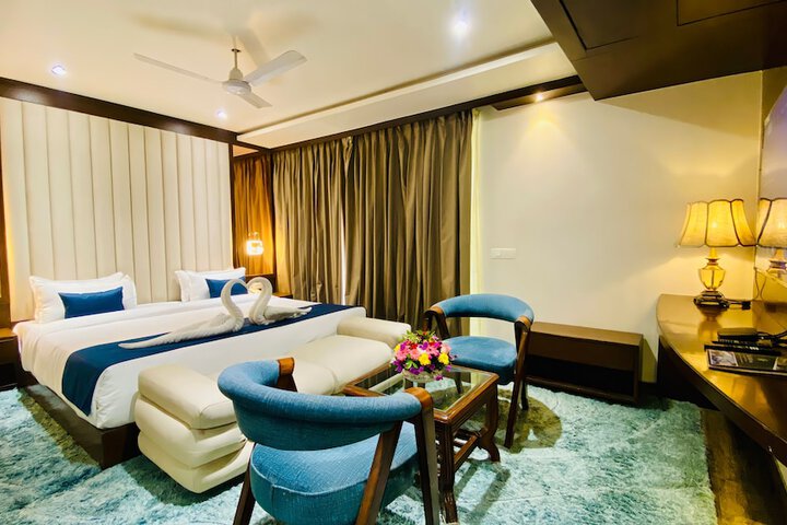 Hotel The Bellevue in Indore