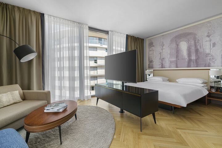 Room 48 of 95
