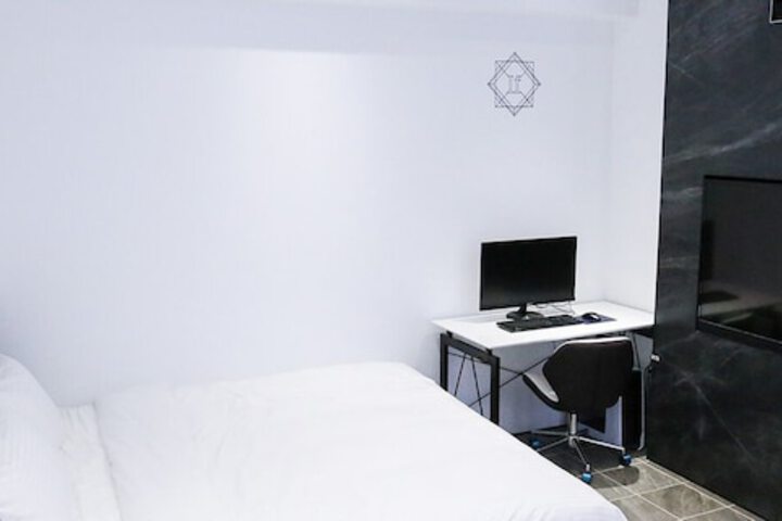 Room 38 of 99