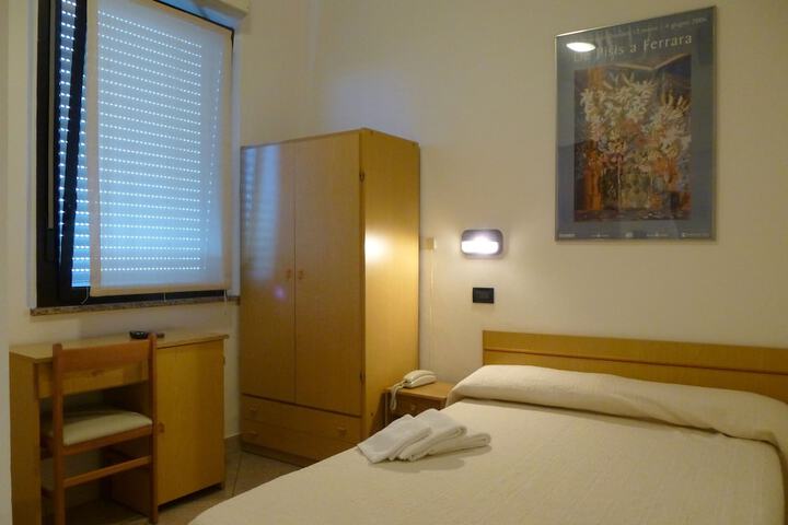 Room 4 of 24