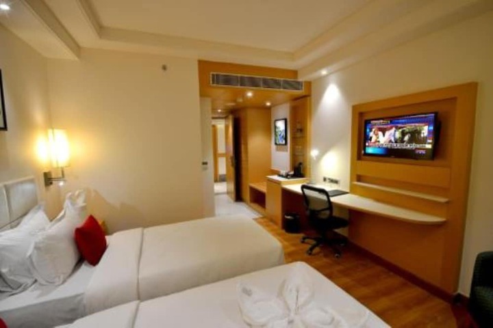 Room 4 of 15