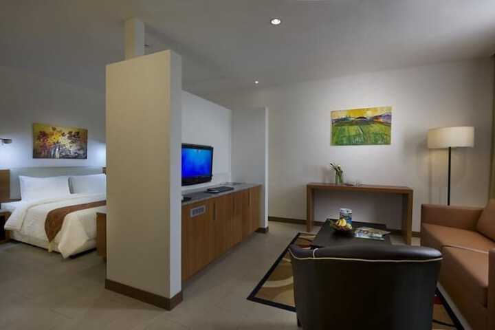 Room 5 of 17