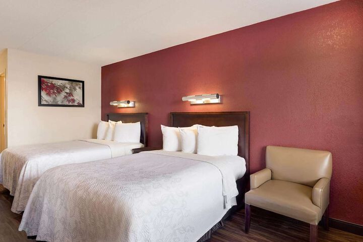 2 Double Beds (5 of 7)