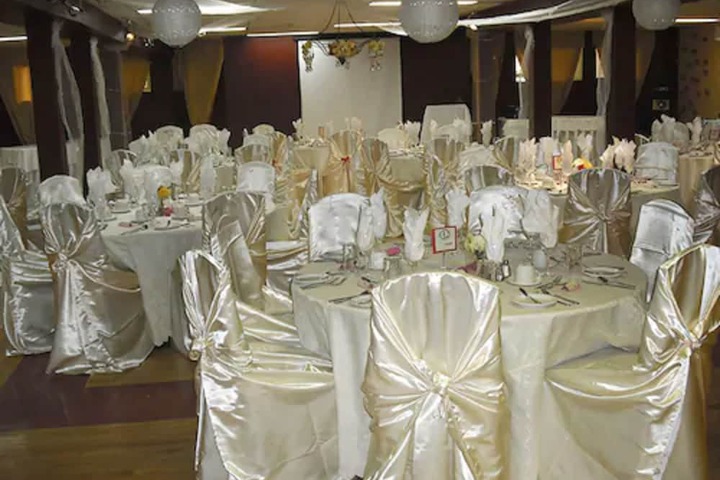 Ballroom/Hall 59 of 64