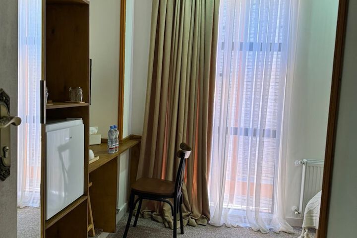 Room 22 of 42