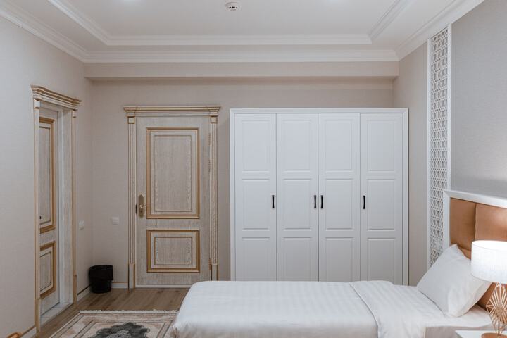 Room 16 of 93