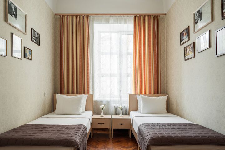 Room 20 of 48