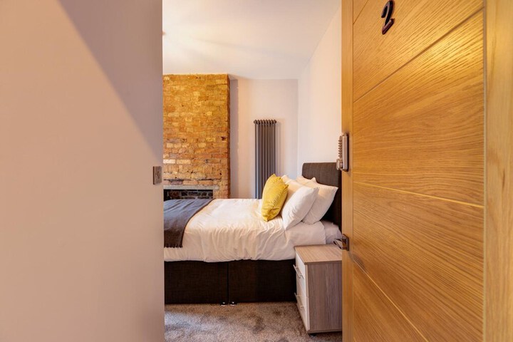 Room 25 of 62