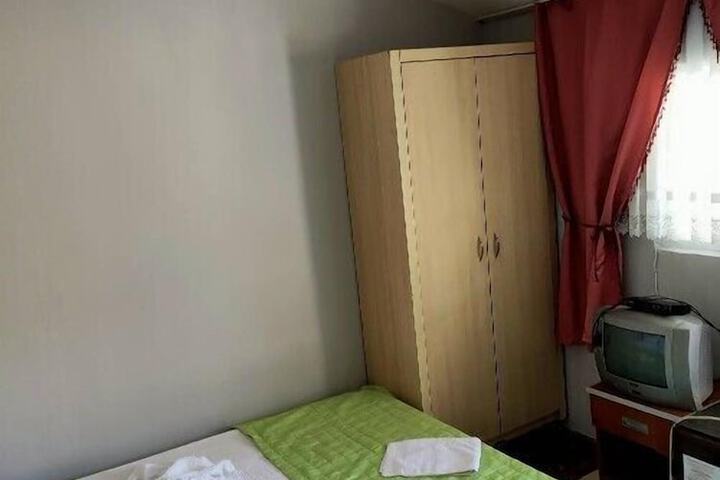 Room 20 of 49