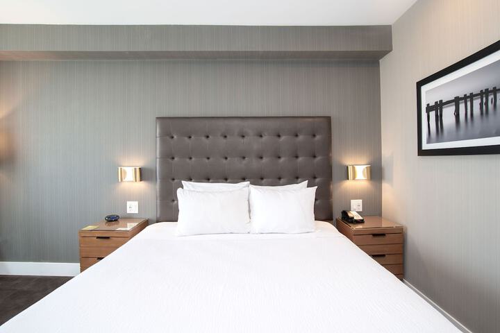 1 King Bed (8 of 29)