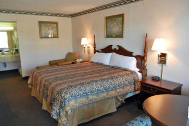 Red Carpet Inn & Suites Scranton