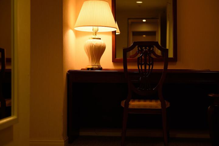 Room 23 of 102