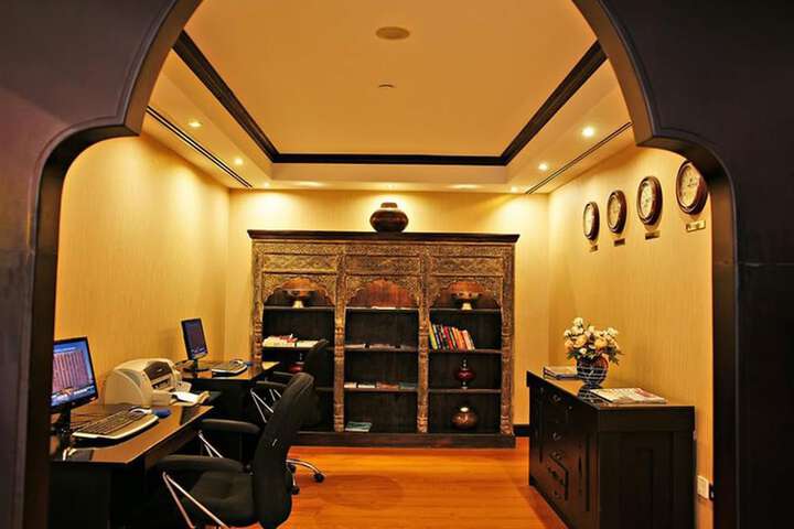 Business Center 43 of 52