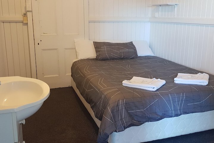 Room 4 of 35