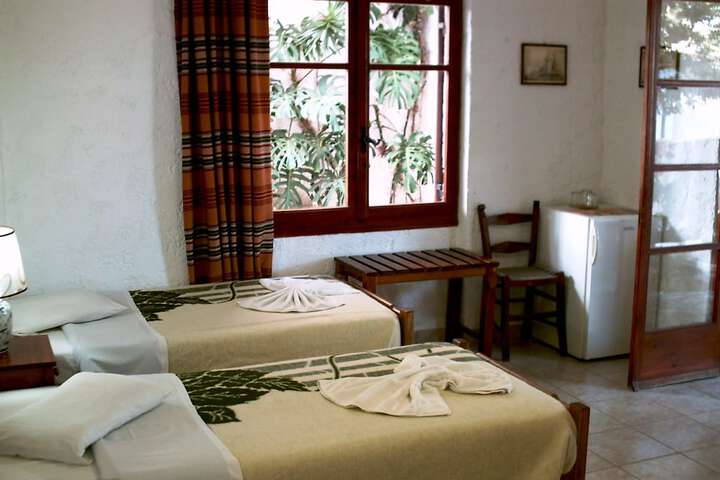Room 5 of 79