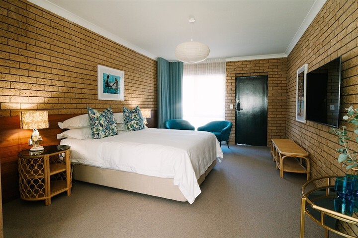 Room 11 of 26