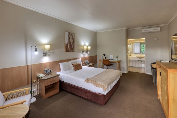 Room 9 of 42