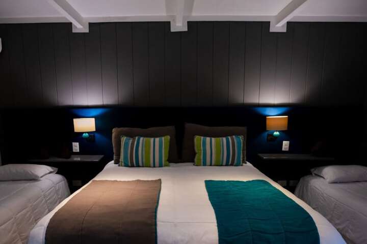 Room 32 of 82